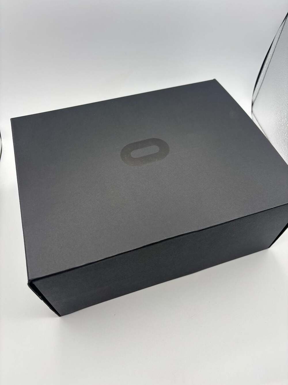 Oculus Rift CV1 Touch Controllers and Tracking Sensor Set - Picture 3 of 10